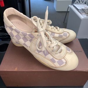 Louis Vuitton Leather Tan Sneakers 39.5